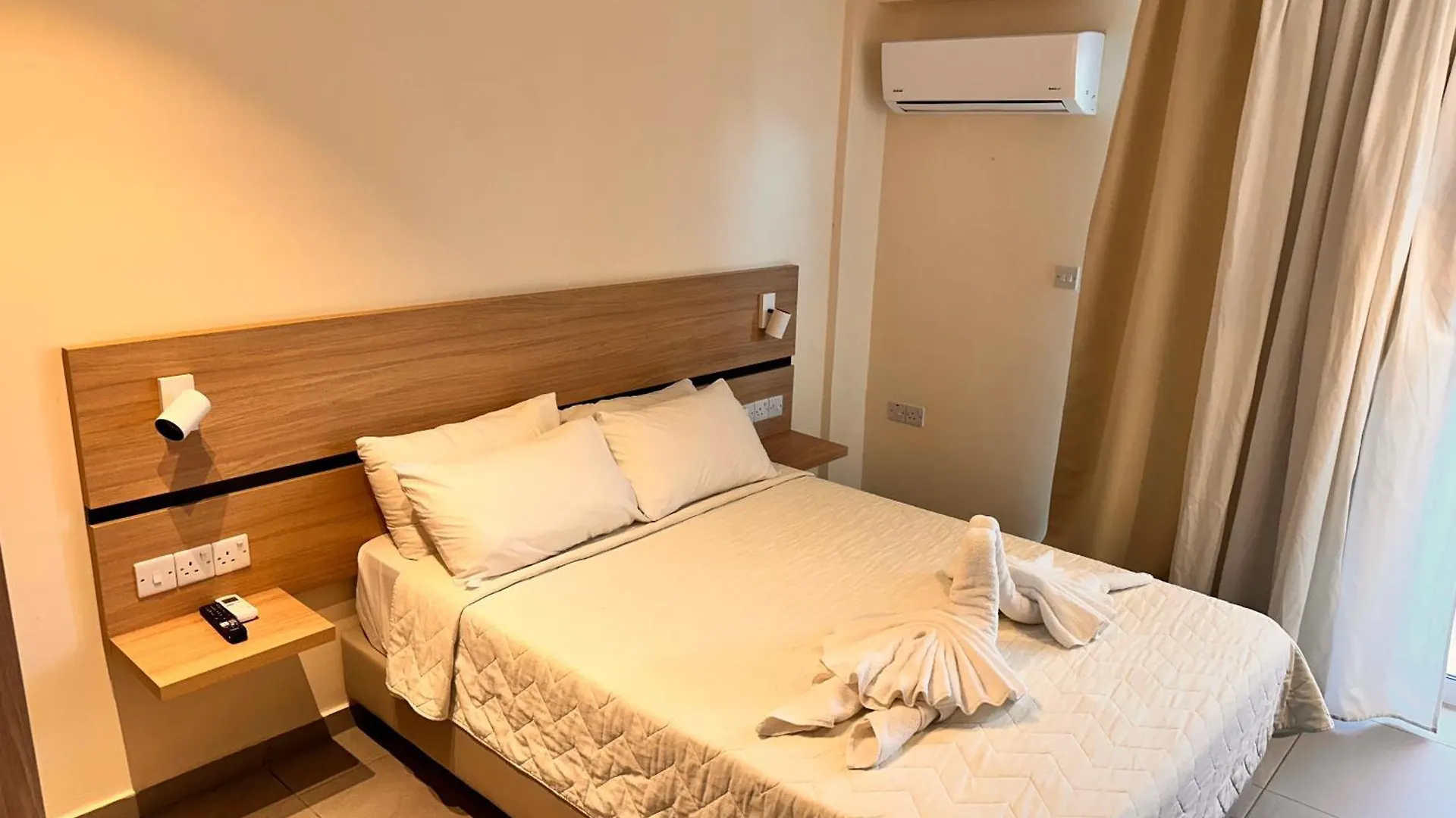 **  San Remo Hotel Larnaca Kıbrıs